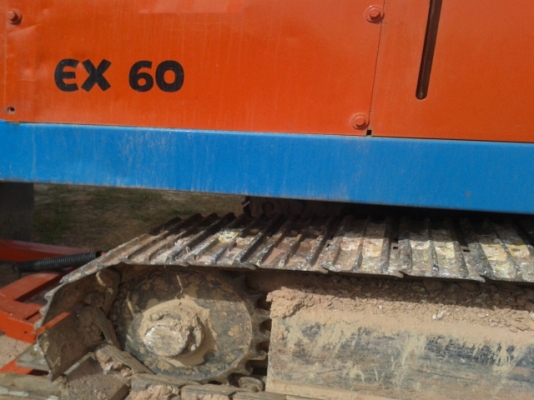 **ขายแล้ว เสี่ยใหญ่ควนปันแต อควนขนุน จ พัทลุง***แมคโคอิตาชิ UH 025 PC 60 รถลากบรรทุกแมคโคท้ายลาดยาง 900  พร้อมใช้งาน