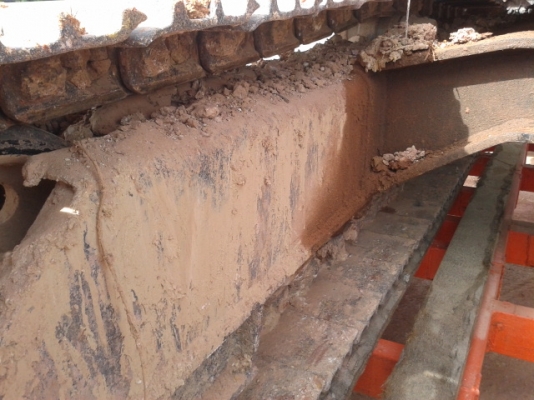 **ขายแล้ว เสี่ยใหญ่ควนปันแต อควนขนุน จ พัทลุง***แมคโคอิตาชิ UH 025 PC 60 รถลากบรรทุกแมคโคท้ายลาดยาง 900  พร้อมใช้งาน