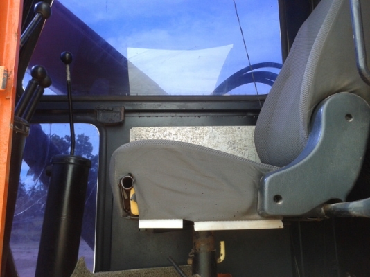 **ขายแล้ว เสี่ยใหญ่ควนปันแต อควนขนุน จ พัทลุง***แมคโคอิตาชิ UH 025 PC 60 รถลากบรรทุกแมคโคท้ายลาดยาง 900  พร้อมใช้งาน