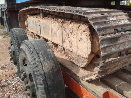 **ขายแล้ว เสี่ยใหญ่ควนปันแต อควนขนุน จ พัทลุง***แมคโคอิตาชิ UH 025 PC 60 รถลากบรรทุกแมคโคท้ายลาดยาง 900  พร้อมใช้งาน