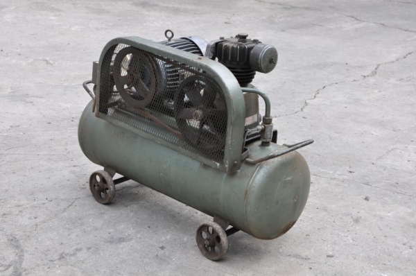 ขายปั้มลม IWATA นำเข้าญี่ปุ่นยังไม่เคยใช้งานในไทย 8,500เท่านั้น!!