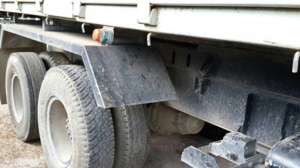 รถอีซูซุ  10 ล้อดั้ม 240 แรงม้า. ปี 39  ( นางฟ้าแท้ ). สนใจติดต่อ  081 - 6079515