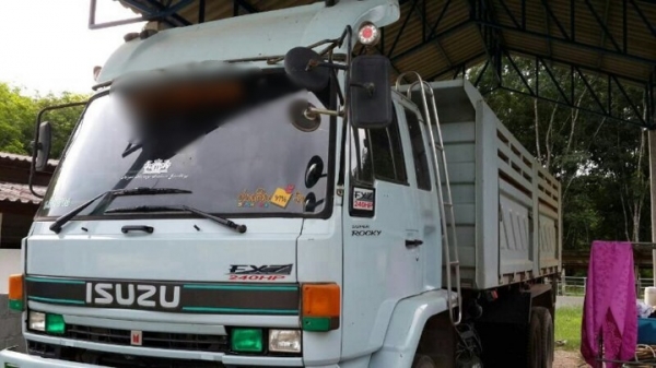 รถอีซูซุ  10 ล้อดั้ม 240 แรงม้า. ปี 39  ( นางฟ้าแท้ ). สนใจติดต่อ  081 - 6079515