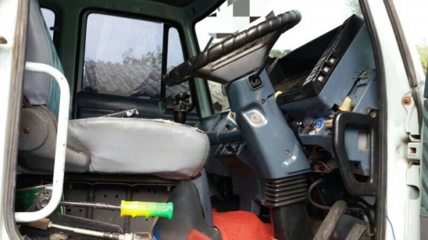 รถอีซูซุ  10 ล้อดั้ม 240 แรงม้า. ปี 39  ( นางฟ้าแท้ ). สนใจติดต่อ  081 - 6079515