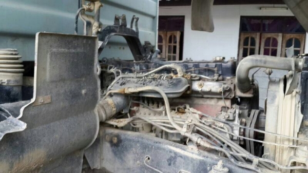 รถอีซูซุ  10 ล้อดั้ม 240 แรงม้า. ปี 39  ( นางฟ้าแท้ ). สนใจติดต่อ  081 - 6079515