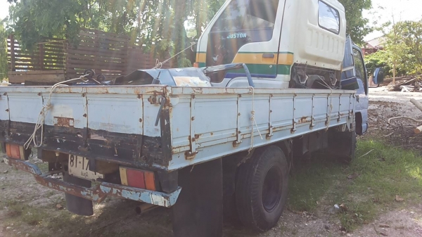 ***ขายแล้วครับขอบคุณ Truck2hand ขาย6ล้อเดิมๆบางๆ ISUZU NPR120 NPR66LX5T ห้างแท้ปี40 เครื่องเดิมเกียร์เดิม 4HF1 120แรงฝาขาว เครื่องดี แน่น ไม่มีเยิ้ม ช่วงล่างเดิมๆ คัสซีสวยเดิมไม่ปะไม่ดาม กระบะคาร์โก้4.30ม.พื้นไม้สภาพดี พื้นดีข้างดี หัวเก๋งเดิมๆภายในสวยคอน