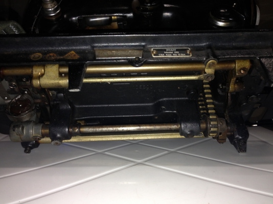 จักรเย็บผ้าโบราณ pfaff230 จากเยอรมัน จักรเย็บผ้าโบราณ pfaff230 จากเยอรมัน