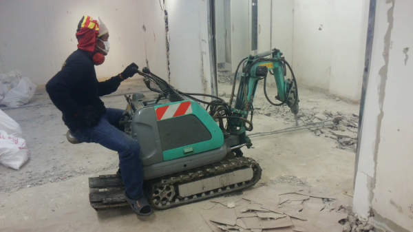 ขายรถขุดจิ๋ว kobelco ss1