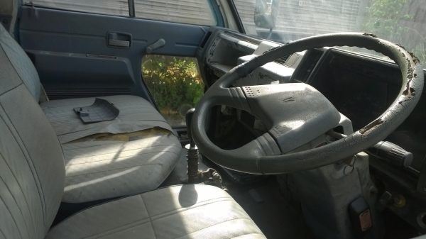 (มี2คัน) 6ล้อใหญ่และเล็กไม่ดั้ม...คันใหญ่ติดเครน3ตัน...เมีเล่มทะเบียนทั้ง2คัน ม.79