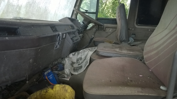 (มี2คัน) 6ล้อใหญ่และเล็กไม่ดั้ม...คันใหญ่ติดเครน3ตัน...เมีเล่มทะเบียนทั้ง2คัน ม.79