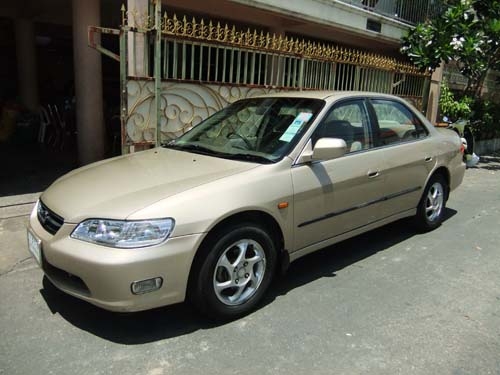 Honda Accord 2.2 ตัวท๊อป กระจกและเบาะปรับไฟฟ้า เกียร์ออโต้ ปี 2000 Honda Accord 2.2 ตัวท๊อป กระจกและเบาะปรับไฟฟ้า เกียร์ออโต้ ปี 2000