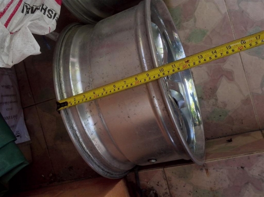 ขายเเม๊กเเท้ญี่ปุ่น 5 รู 114 18 นิ้ว หน้ากว้าง 8 นิ้วหลัง 9 นิ้ว ใส่ได้หลายรุ่น