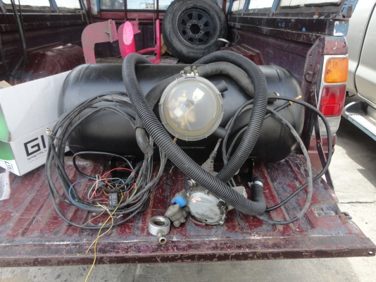 ขายชุดแก๊ส ถัง58 ลิตร หม้อต้มแก๊ส แป๊ปเติม แป๊ปเดินเข้าหม้อต้ม