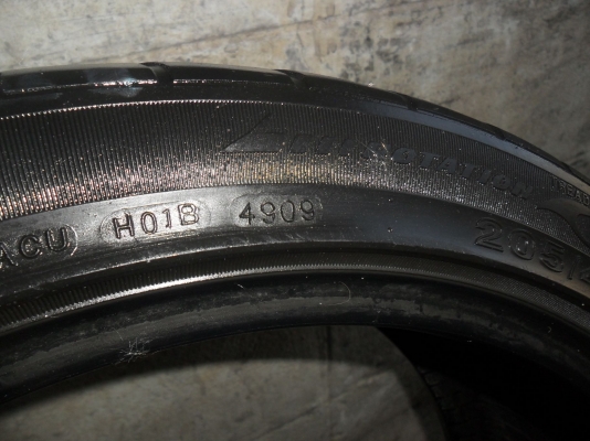 ยาง DEESTONE 205/45ZR17 ปี09 สวยๆ 1 คู่ ราคา 1500 บาท