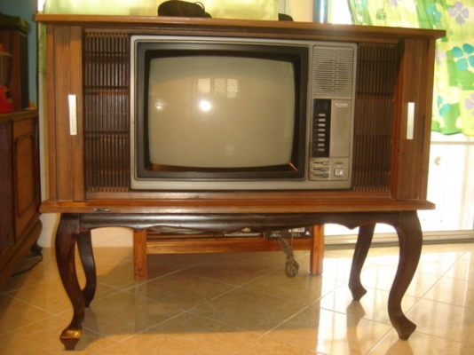 ขายทีวีเก่าโบราณ 2 เครื่อง ขายทีวีเก่าโบราณ 2 เครื่อง