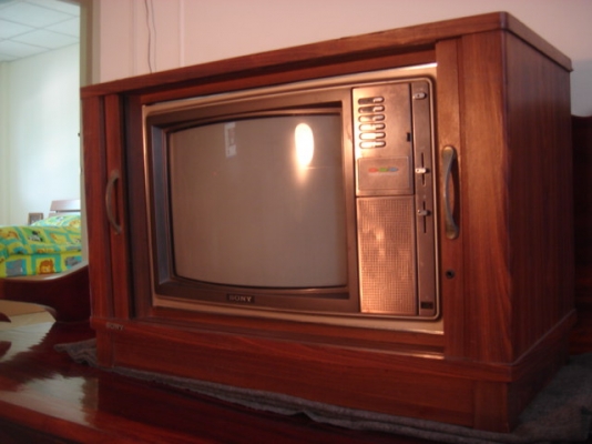ขายทีวีเก่าโบราณ 2 เครื่อง ขายทีวีเก่าโบราณ 2 เครื่อง