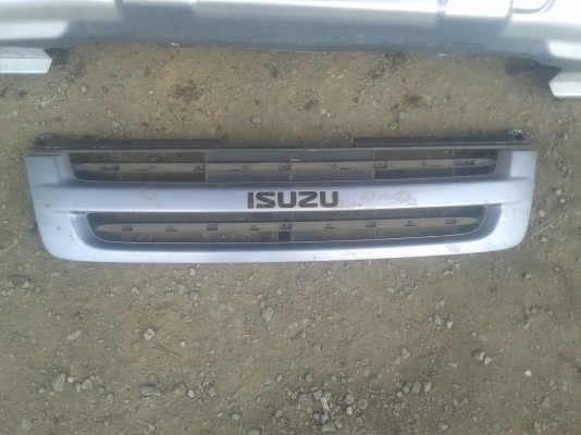 ขายกันชนหน้าดีแม็ก+กระจังหน้า ปี08