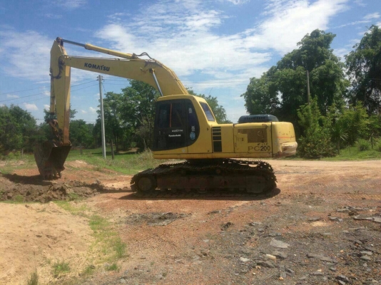 ขายด่วน KOMATSU PC200-6 รถสวยพร้อมใช้ค่ะ