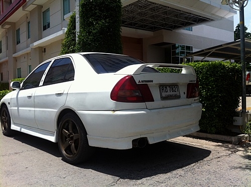 มิตรซูท้ายเบนซ์เกียร์ออโต้ติดแก๊ซLPG2ระบบแต่งนิดหน่อยถูกเลยคับ