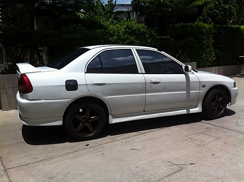 มิตรซูท้ายเบนซ์เกียร์ออโต้ติดแก๊ซLPG2ระบบแต่งนิดหน่อยถูกเลยคับ