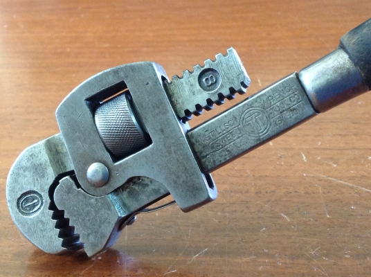 ขายคอม้าโบราณ Stillson 8"