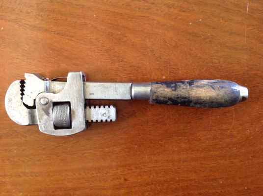 ขายคอม้าโบราณ Stillson 8"