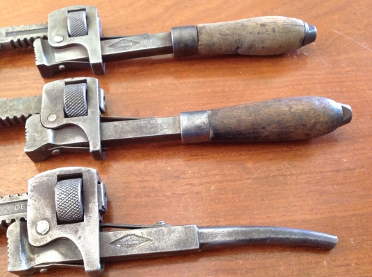 ขายคอม้าโบราณ 10" ตัวละ 600