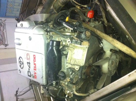 ขายเครื่องพร้อมเกียร์D4D2500อุปกรณ์ครบ