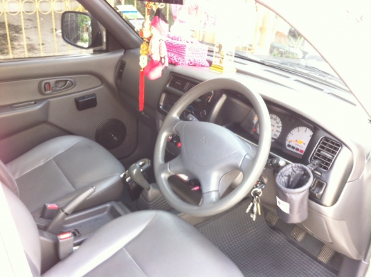 ขายรถมือสอง Mitsubishi Grandis L200 strada 4ประตู ขายรถมือสอง Mitsubishi Grandis L200 strada 4ประตู