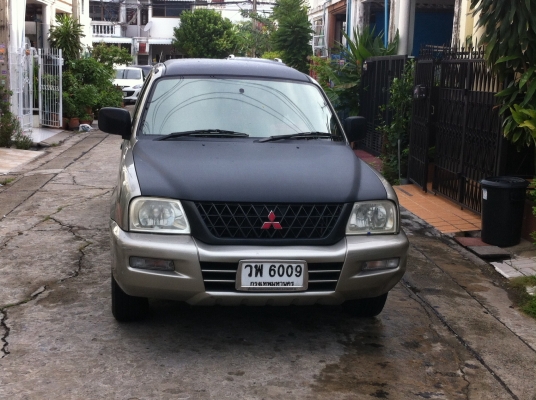 ขายรถมือสอง Mitsubishi Grandis L200 strada 4ประตู