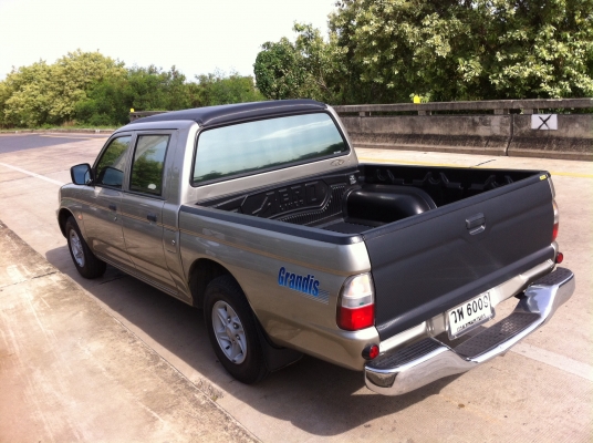 ขายรถมือสอง Mitsubishi Grandis L200 strada 4ประตู ขายรถมือสอง Mitsubishi Grandis L200 strada 4ประตู