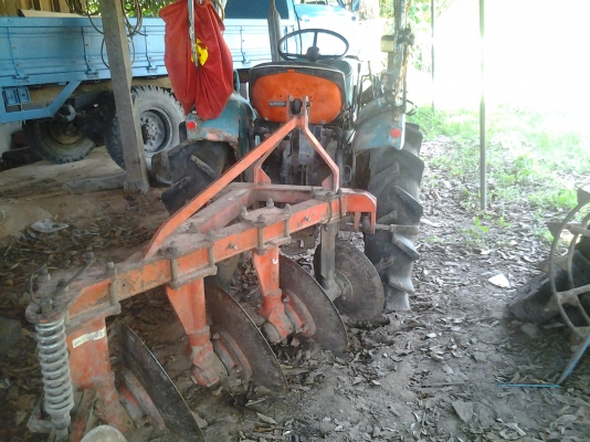 ขายรถไถ22แรงโฟวินขับเคลี่อน4ล้อตามสภาพมีพานหน้าลดเหลือ79500บาท