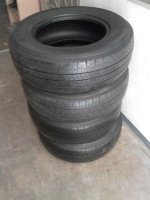 215/70R15 GOODYEAR DURASPORT  มีชุด 4 เส้น TEL.081-427-3941