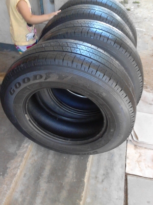 215/70R15 GOODYEAR DURASPORT  มีชุด 4 เส้น TEL.081-427-3941