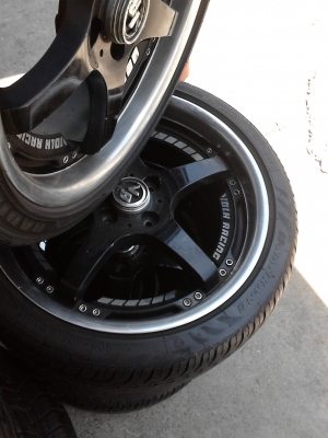 ขาย MAG  VOIN RACING  พร้อมยาง  205/40R17  ขาย 4 ล้อ ติดต่อโทร. 081-427-3941