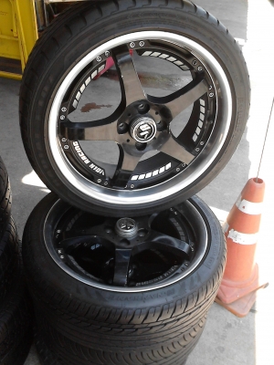 ขาย MAG  VOIN RACING  พร้อมยาง  205/40R17  ขาย 4 ล้อ ติดต่อโทร. 081-427-3941