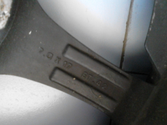 ขาย MAG  VOIN RACING  พร้อมยาง  205/40R17  ขาย 4 ล้อ ติดต่อโทร. 081-427-3941