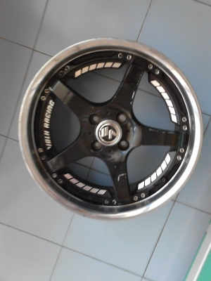 ขาย MAG  VOIN RACING  พร้อมยาง  205/40R17  ขาย 4 ล้อ ติดต่อโทร. 081-427-3941
