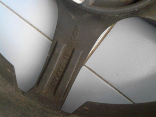 ขาย MAG  VOIN RACING  พร้อมยาง  205/40R17  ขาย 4 ล้อ ติดต่อโทร. 081-427-3941