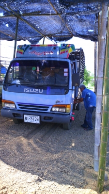 หกล้อ ISUZU NPR 120 แรงม้า รถปี 39 รถสวย กระบะยาว 4.5 เมตร ราคาต่อรองได้.