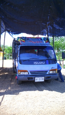 หกล้อ ISUZU NPR 120 แรงม้า รถปี 39 รถสวย กระบะยาว 4.5 เมตร ราคาต่อรองได้.