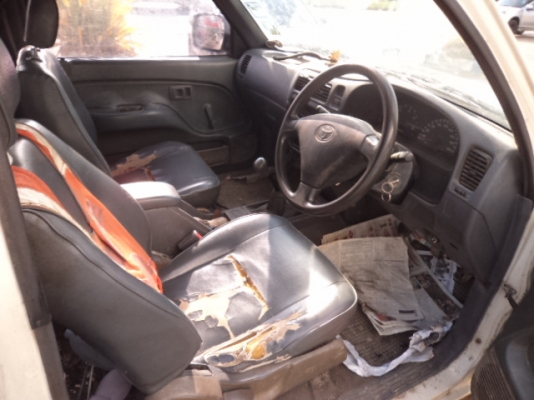 ขาย TOYOTA 2.5 แค็ปปี2000 ขายตามสภาพ086-4457033ไม่ลดแล้วครับ