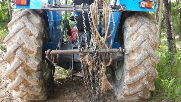 ขาย FORD 6610 4WD ZF อินวอยส์ + ใบมีดดันหน้า ขาย FORD 6610 4WD ZF อินวอยส์ + ใบมีดดันหน้า