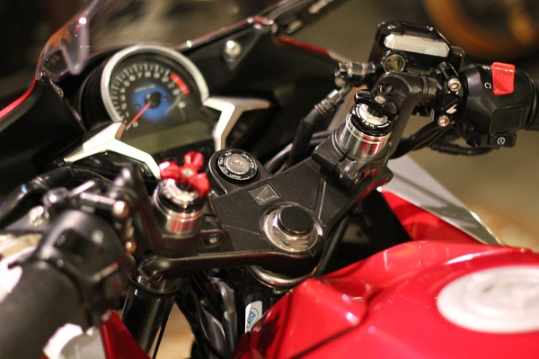 cbr250i ปี2010 ของแต่งเกินคุ้ม  เฉพาะท่อ2หมื่นกว่า