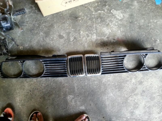 ขายกระจังหน้า bmw e30