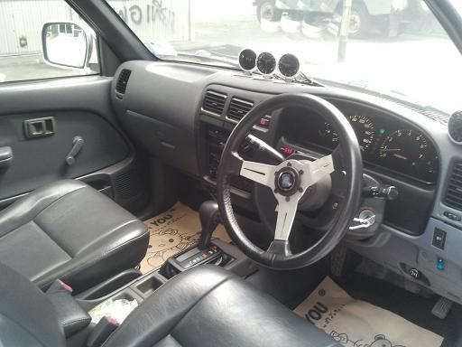 ขาย  TOYOTA  สี่ประตู เครื่อง 2เจ โบ เดี่ยว  ปี 02