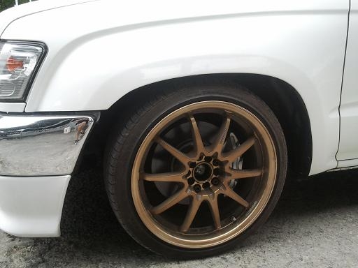 ขาย  TOYOTA  สี่ประตู เครื่อง 2เจ โบ เดี่ยว  ปี 02