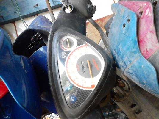 เรือนไมล์ และไฟท้าย YAMAHA MIO    ติดต่อ 081-427-3941