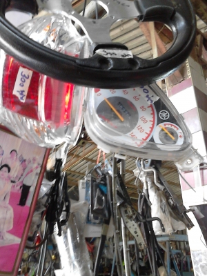 เรือนไมล์ และไฟท้าย YAMAHA MIO    ติดต่อ 081-427-3941