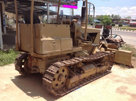 รถแทรคเตอร์ KOMATSU D20-5 ราคา 200,000 บาท ราคาต่อรองกันได้ครับ